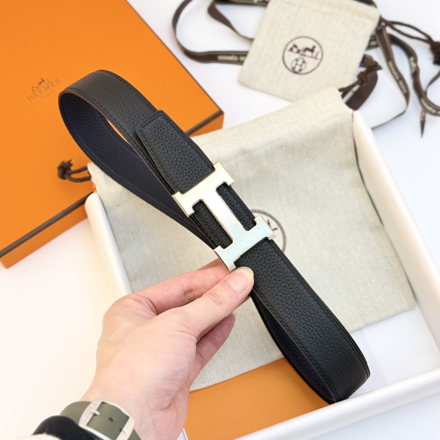 HermÃ¨s H Belt in Black Leather with Palladium-Plated Buckle