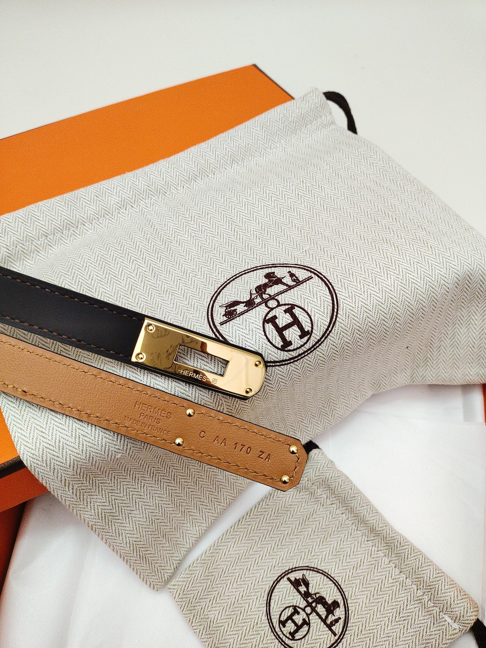 Hermès Kelly 18 Reversible Belt in Brown and Tan Epsom Leather with Gold Kelly Buckle