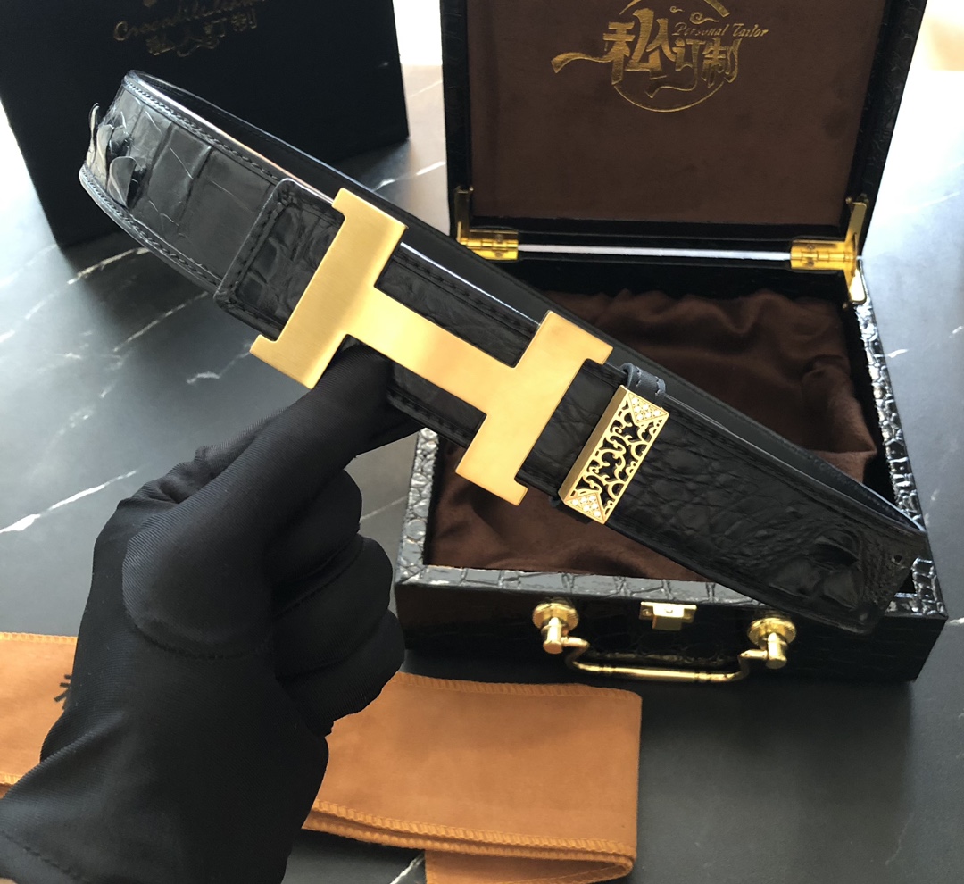 HermÃ¨s Style Black Crocodile-Embossed Leather Belt in Gold Tone Hardware