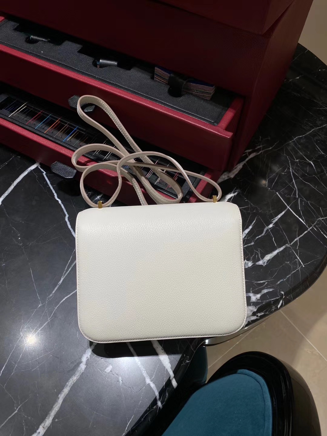 HERMES Beige Handbag Gold Logo Design