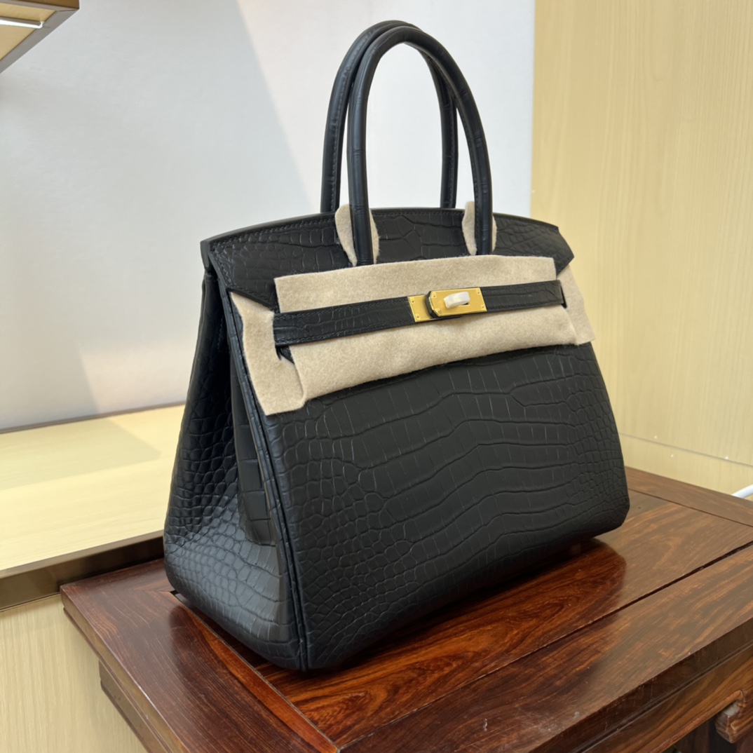 Hermes Birkin 25 Black Alligator Mississippienis With Gold Hardware – AG Concierge Fzco