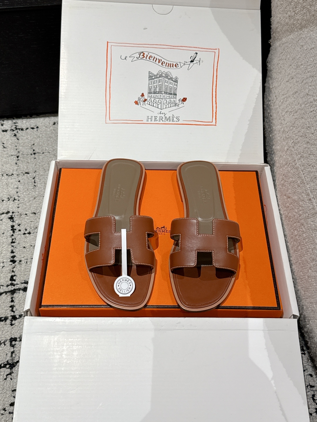 Hermès Tan Leather Oran Slides - Classic 'H' Design