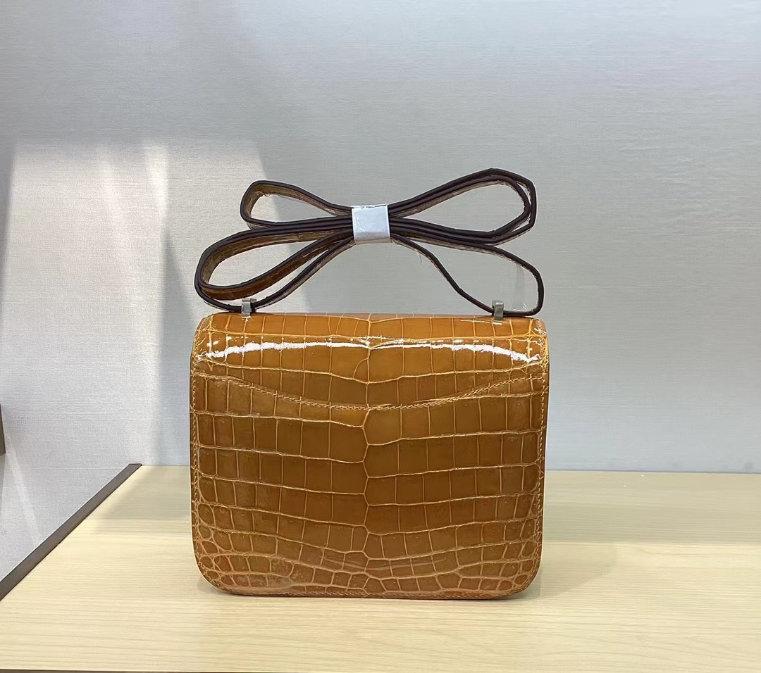 Hermes Constance 18 Ficelle Lisse Crocodile Alligator