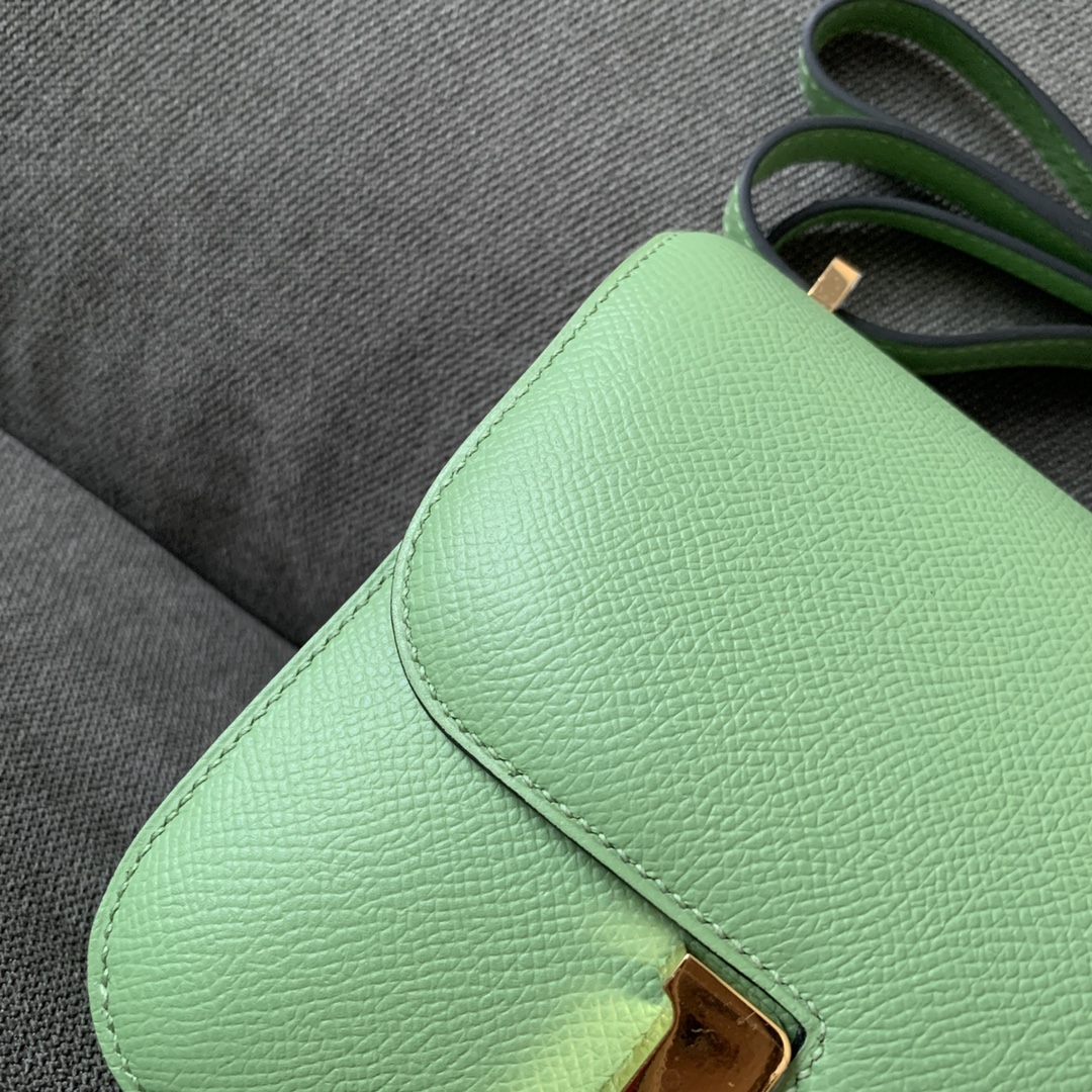 Hermes Constance 19 Vert Criquet Epsom Gold Hardware