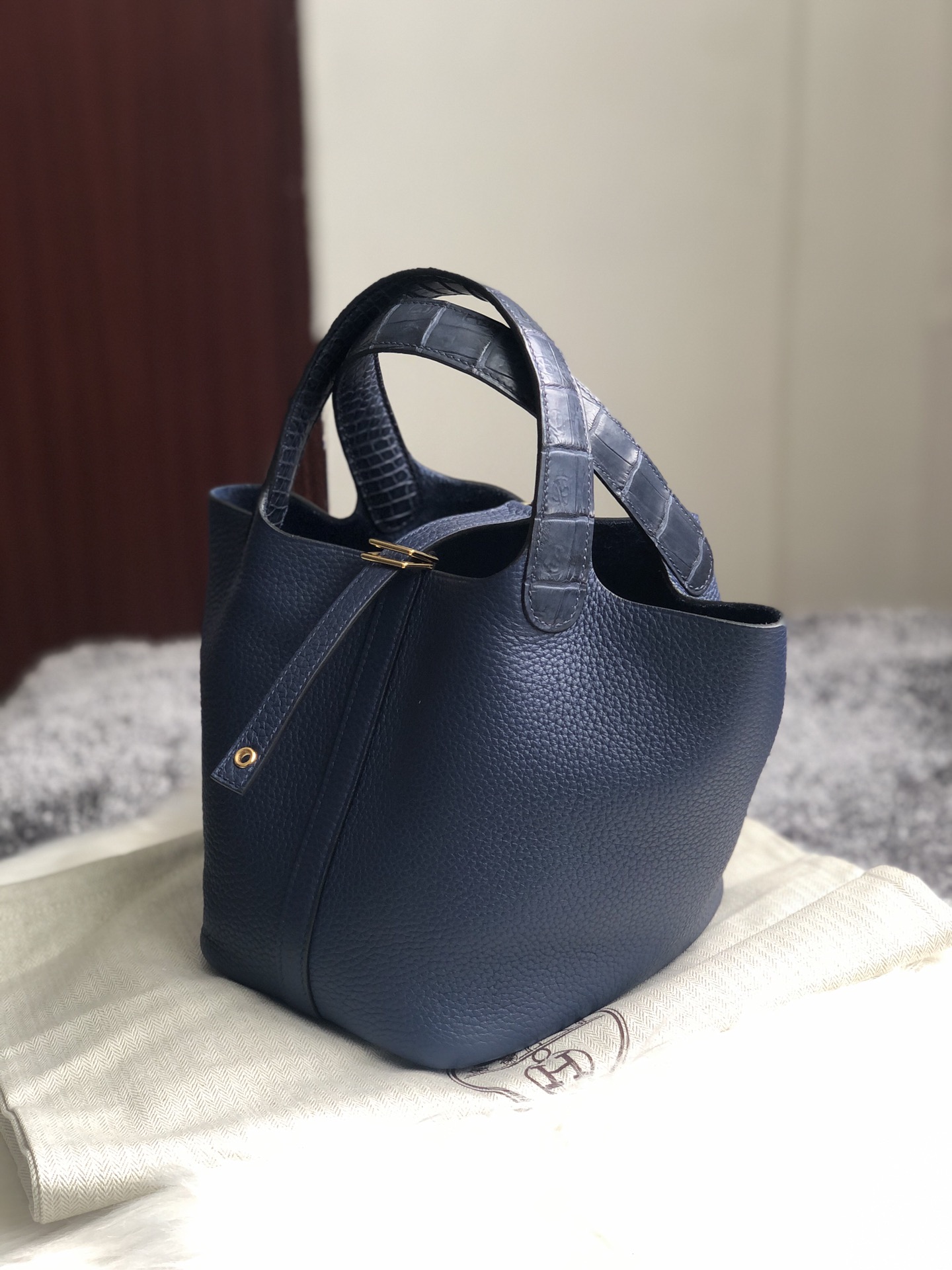 Hermes Deep Blue Clemence Picotin Lock 18 Gold Hardware