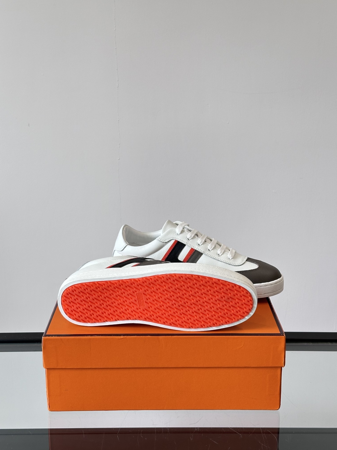 Hermes  Epsom Womens Boomerang Sneakers Etain Multicolor