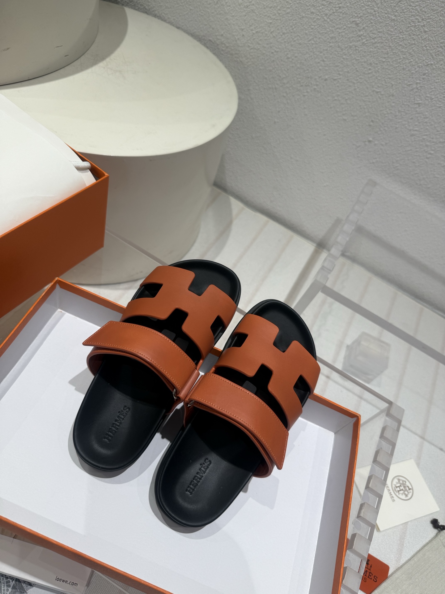 adjustable Hermès Caramel Leather Slides - Hermès Caramel Leather