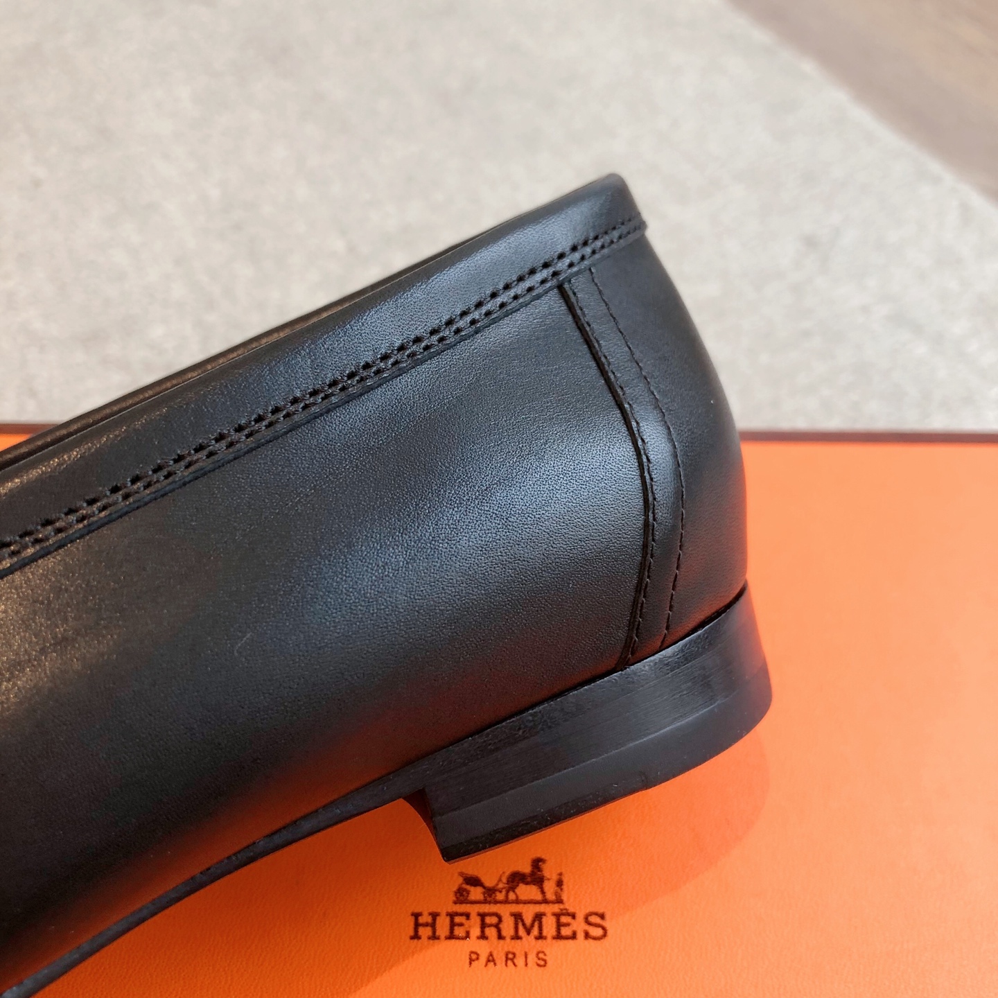 Hermes  Goatskin Womens Royal Loafers Black lo go H black