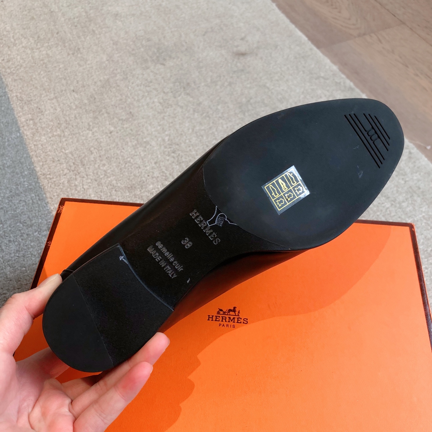 Hermes  Goatskin Womens Royal Loafers Black lo go H black