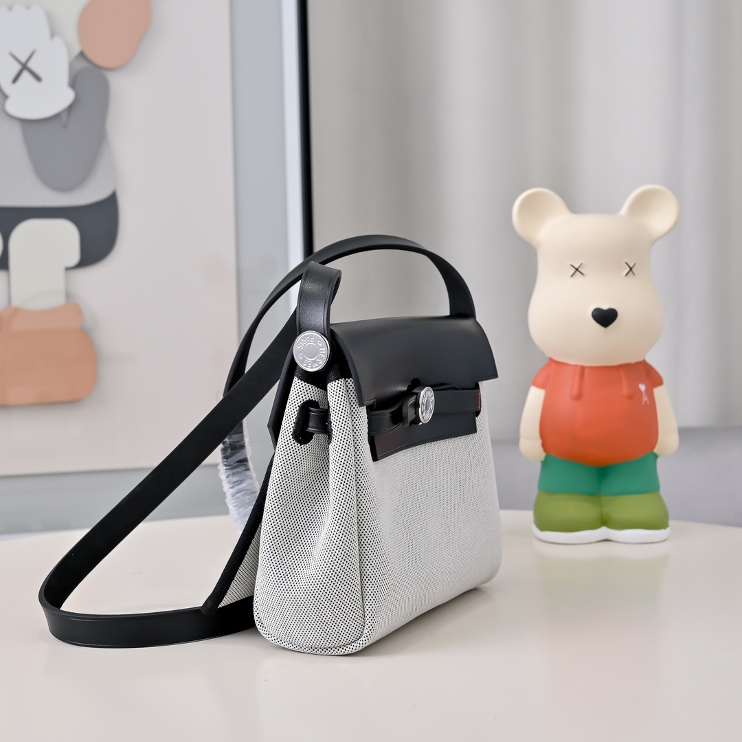 Hermes Herbag Zip 20 Bag Retourne H Viking Crossbody Bag