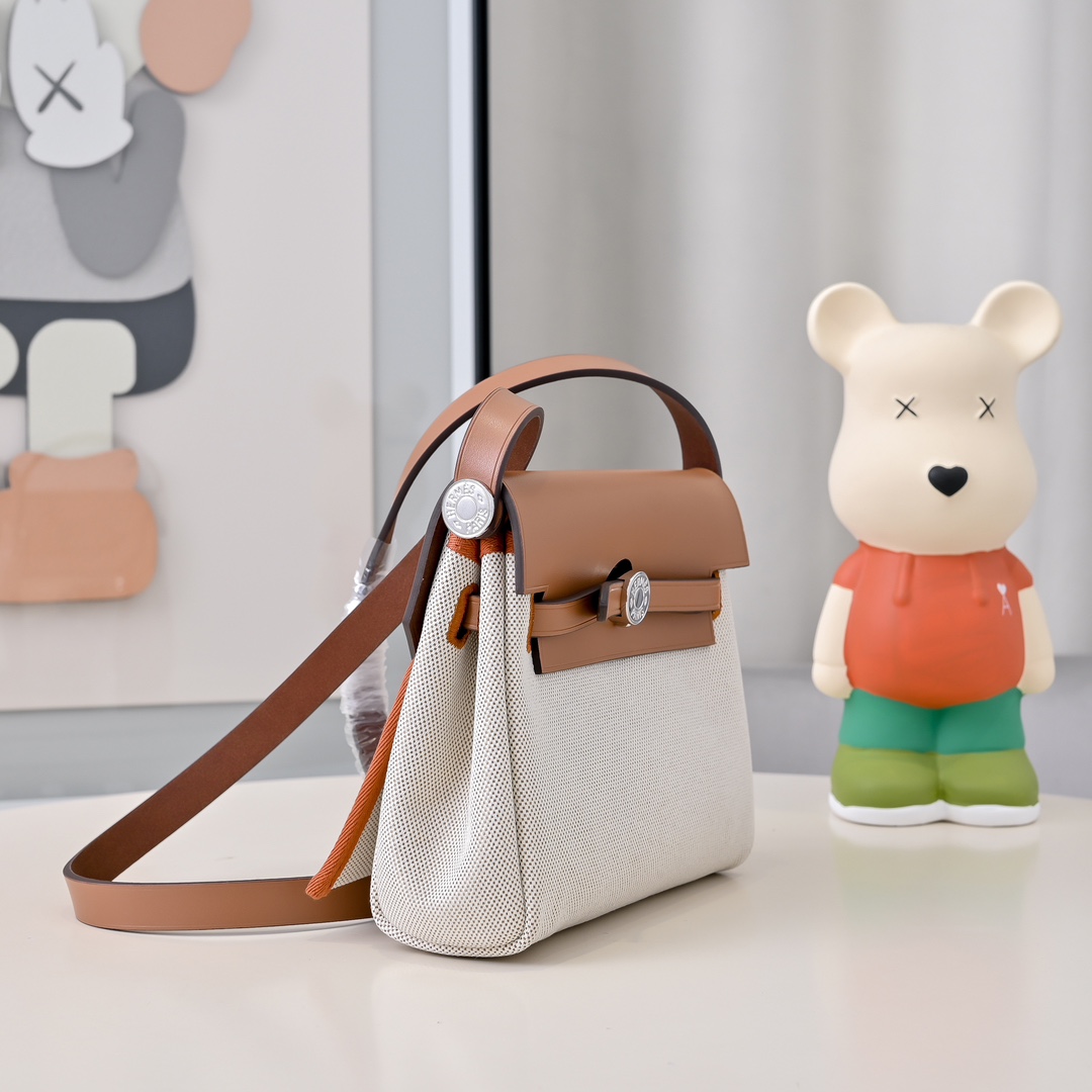 Hermes Herbag Zip 20 Bag Retourne H Viking Women's Crossbody Bag