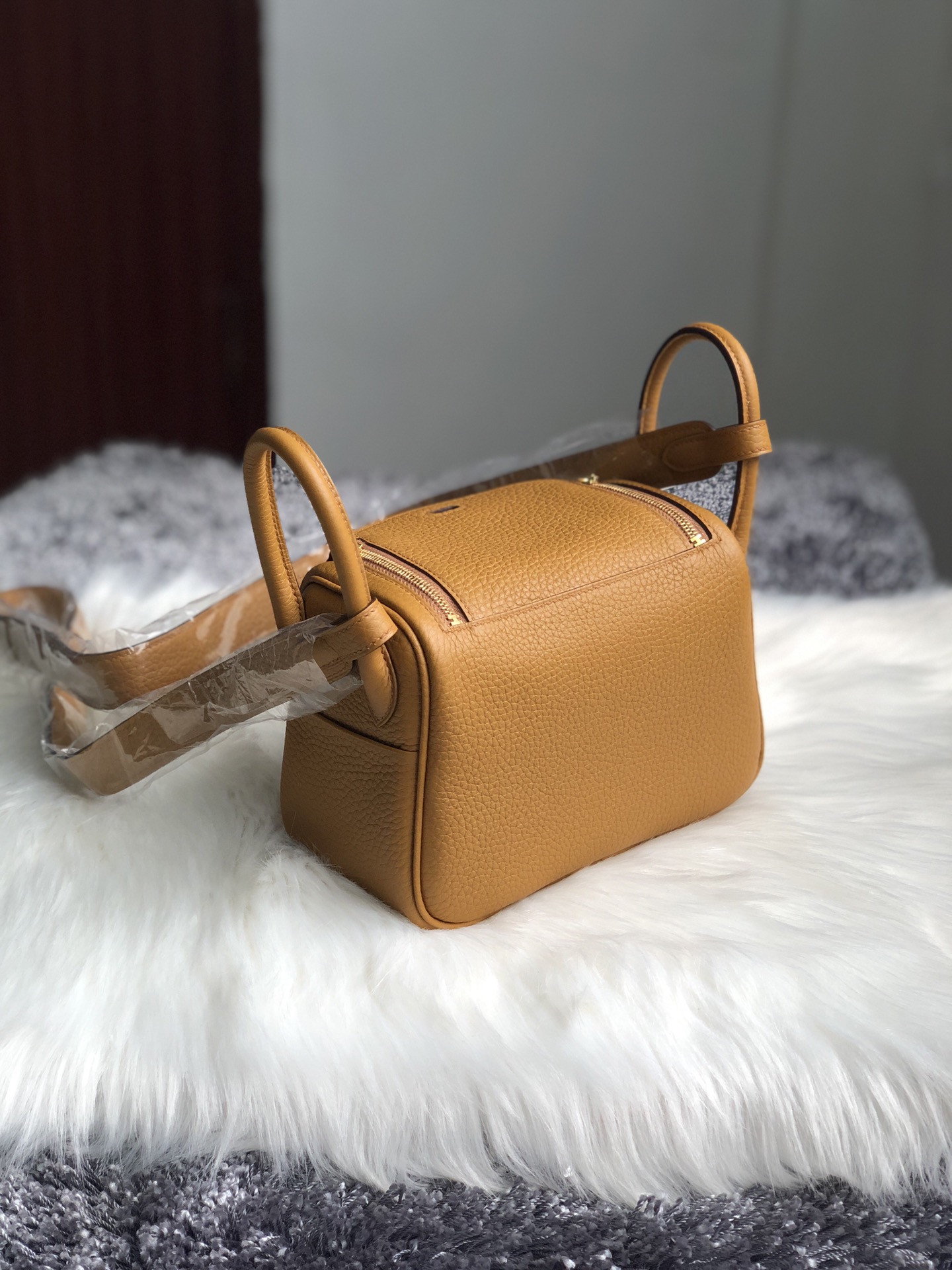Hermes Lindy 26 Biscuit Taurillon Clemence
