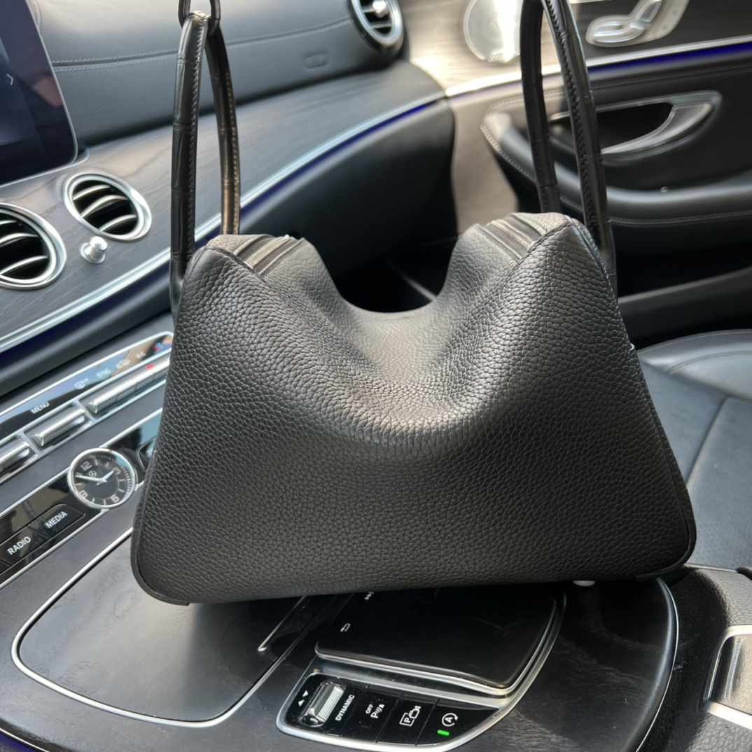 Hermes Lindy Clemence Black Silver Hardware Handmade Hand-sewn Bag 19cm