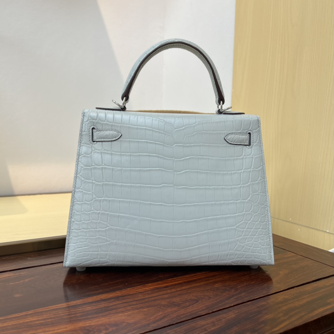 Hermes noir taurillon Clemence Lindy 34cm bag