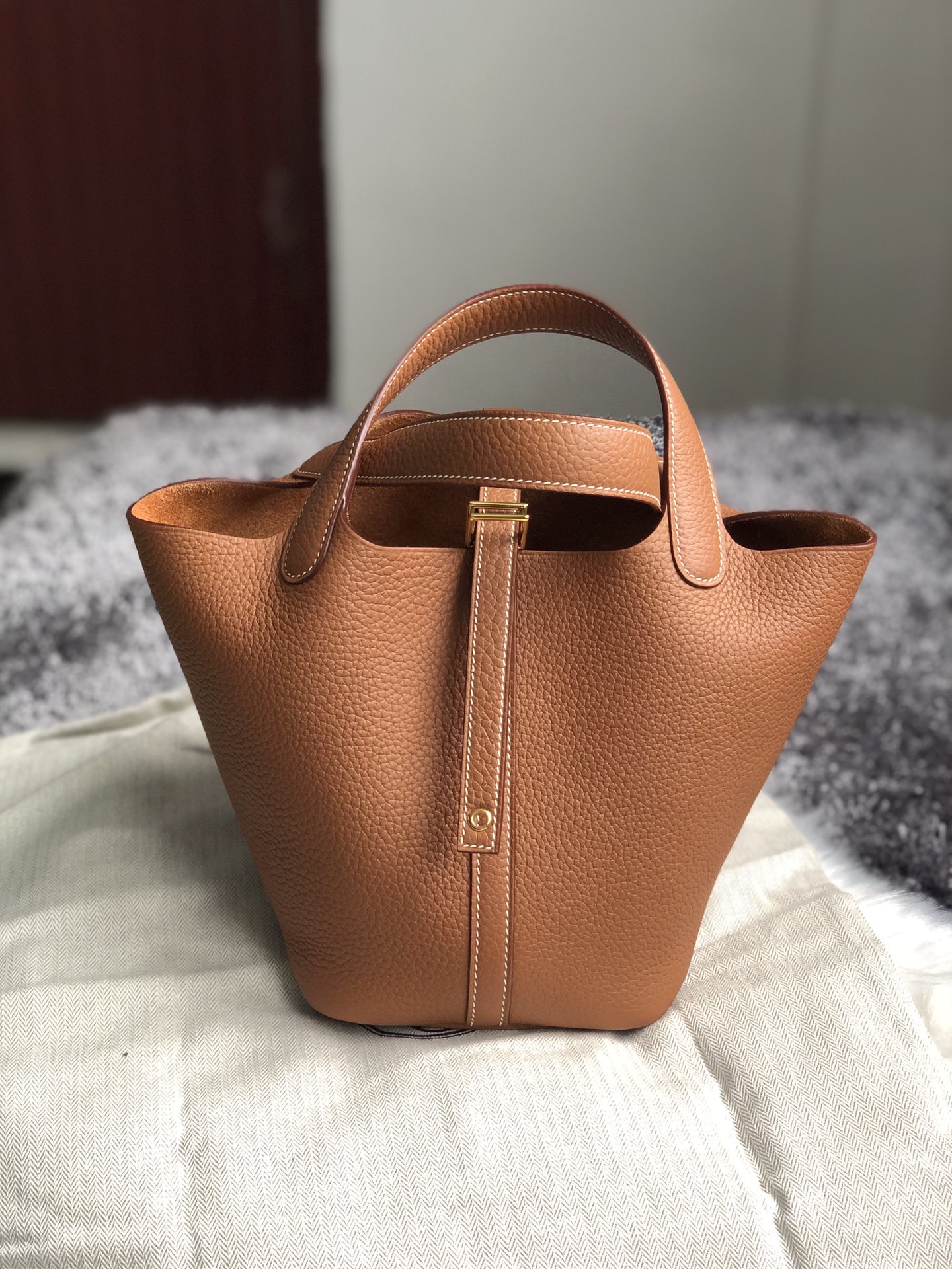 Hermes Picotin 18 Taurillon Clémence Gold