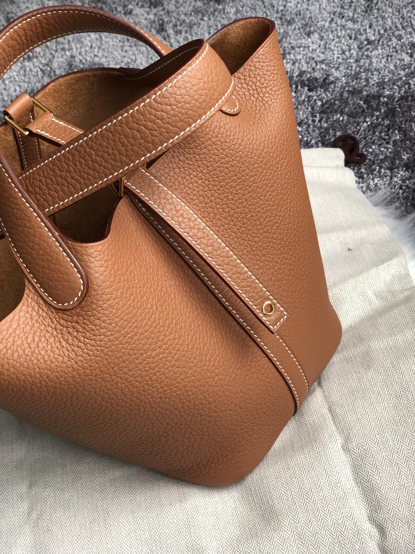 Hermes Picotin 18 Taurillon Clémence Gold