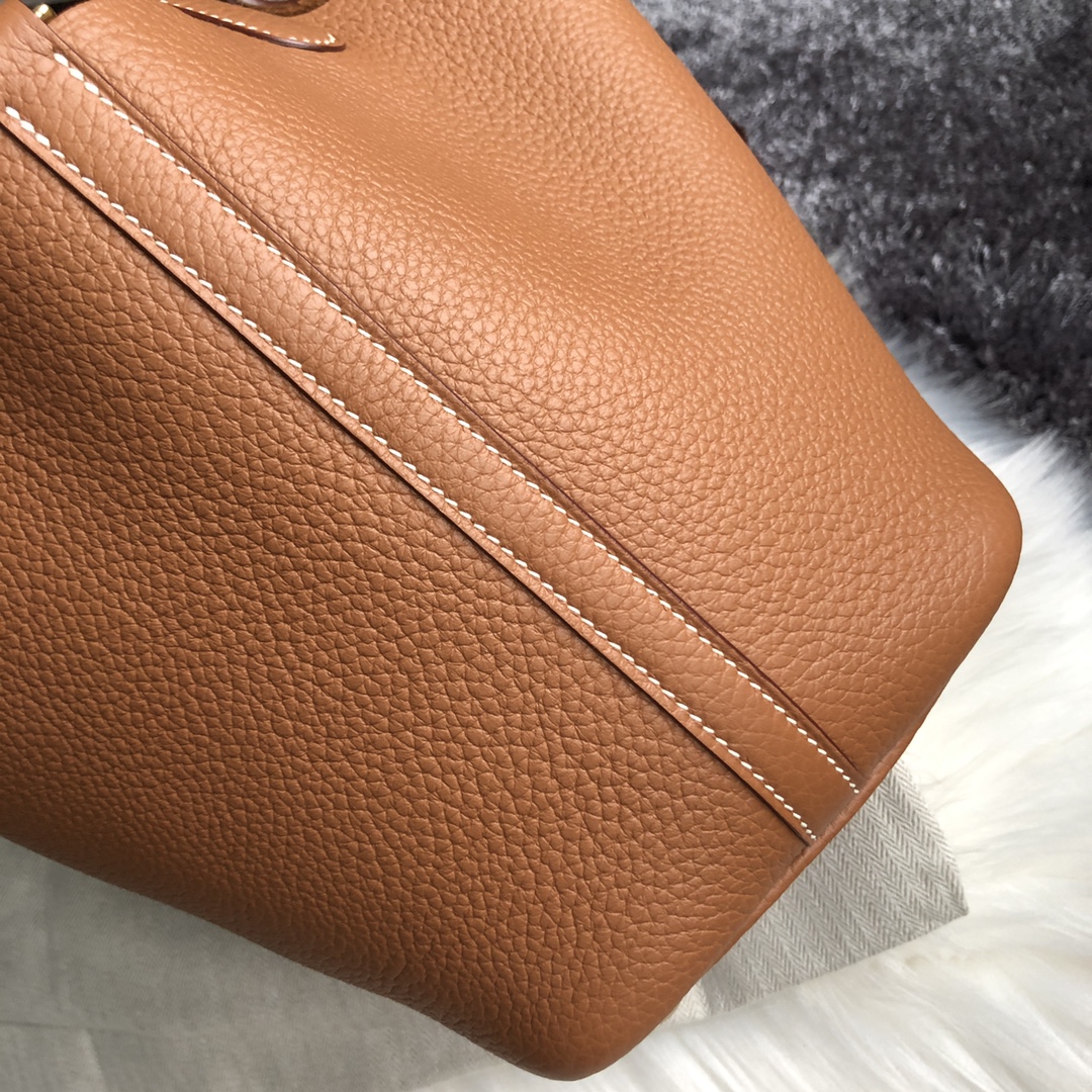 Hermes Picotin 18 Taurillon Clémence Gold