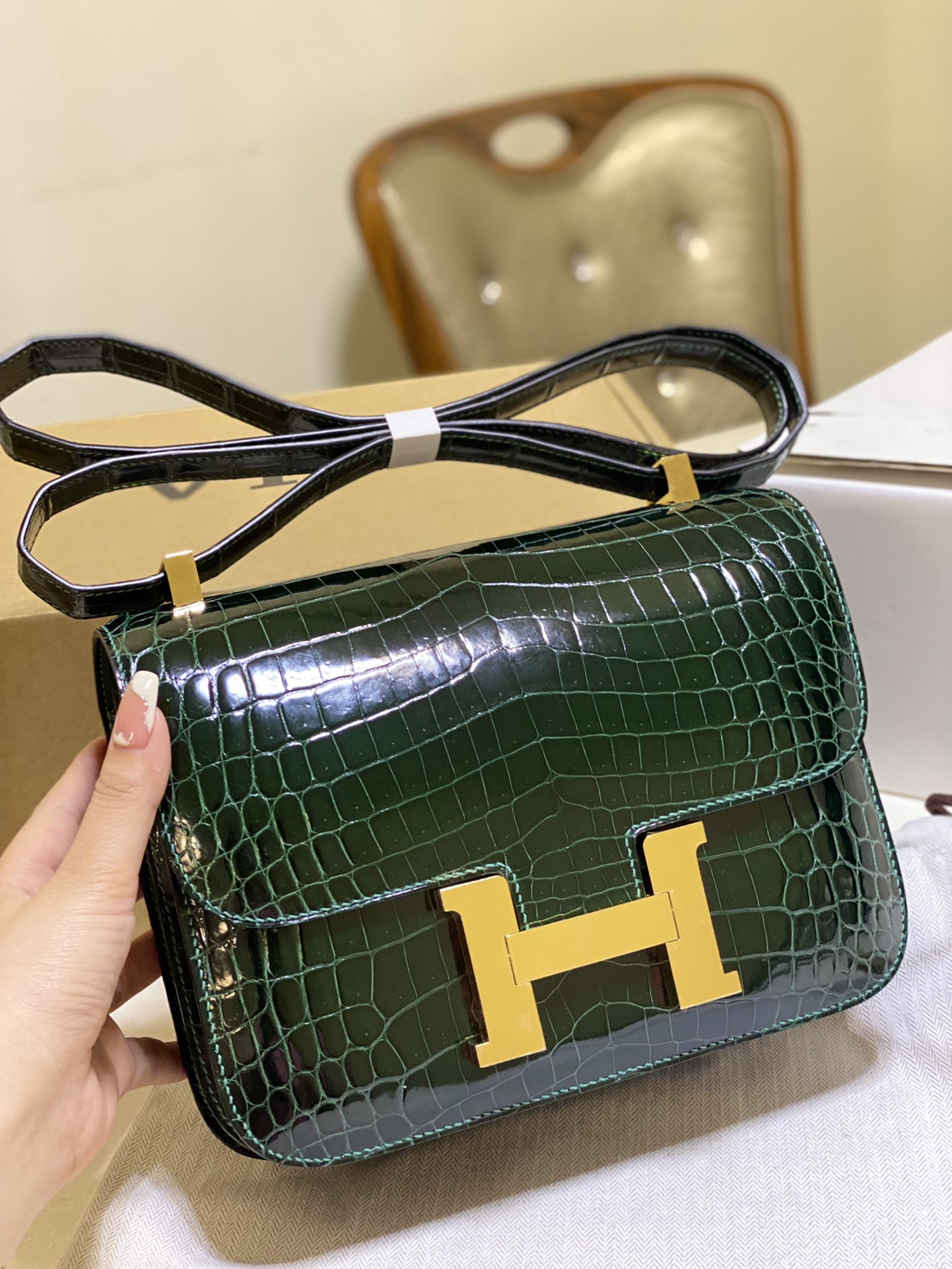 HERMES Shiny Alligator Constance 18 Vert Fonce 1099176