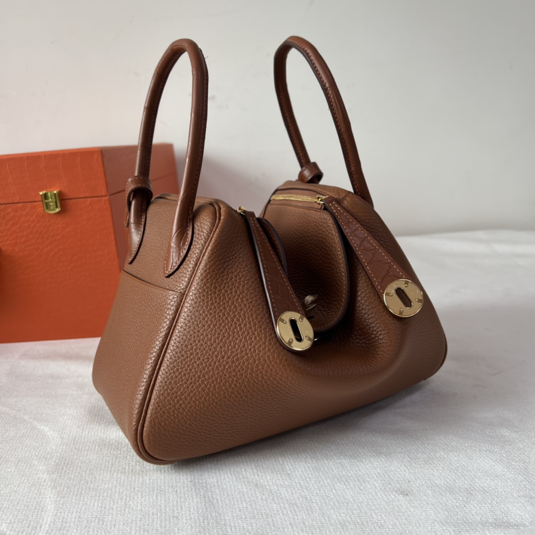 Hermes Women Lindy 26 in Clemence Leather-Brown