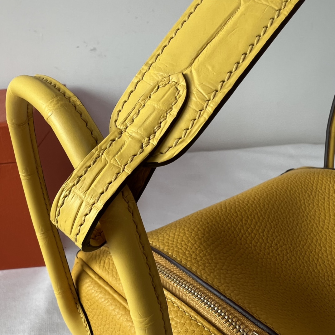 Hermes Women Lindy 26 in Clemence Leather-Yellow