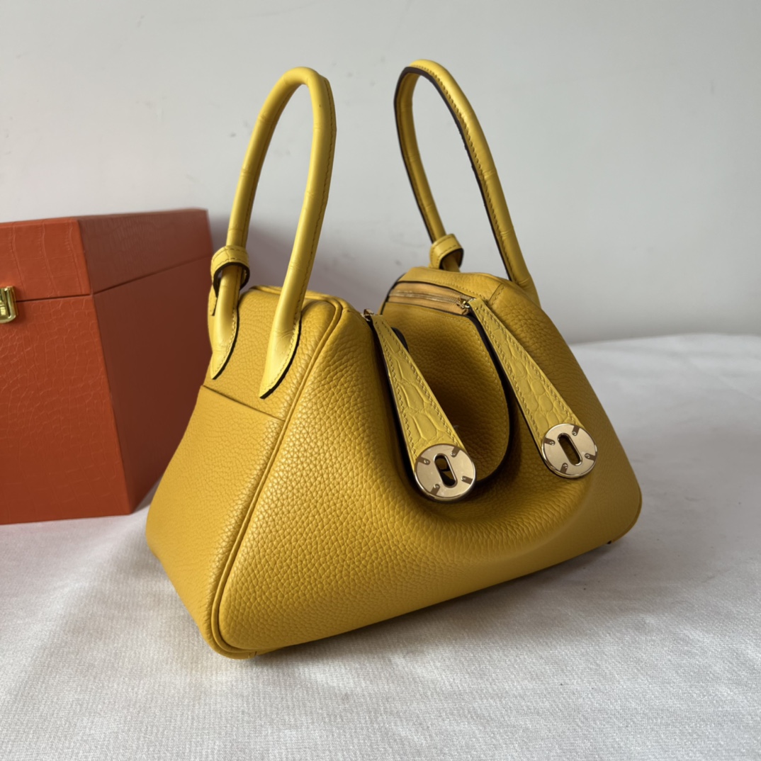 Hermes Women Lindy 26 in Clemence Leather-Yellow