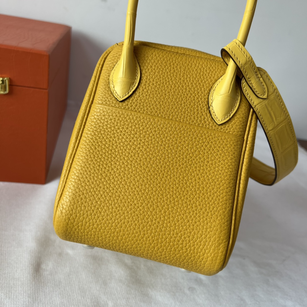 Hermes Women Lindy 26 in Clemence Leather-Yellow