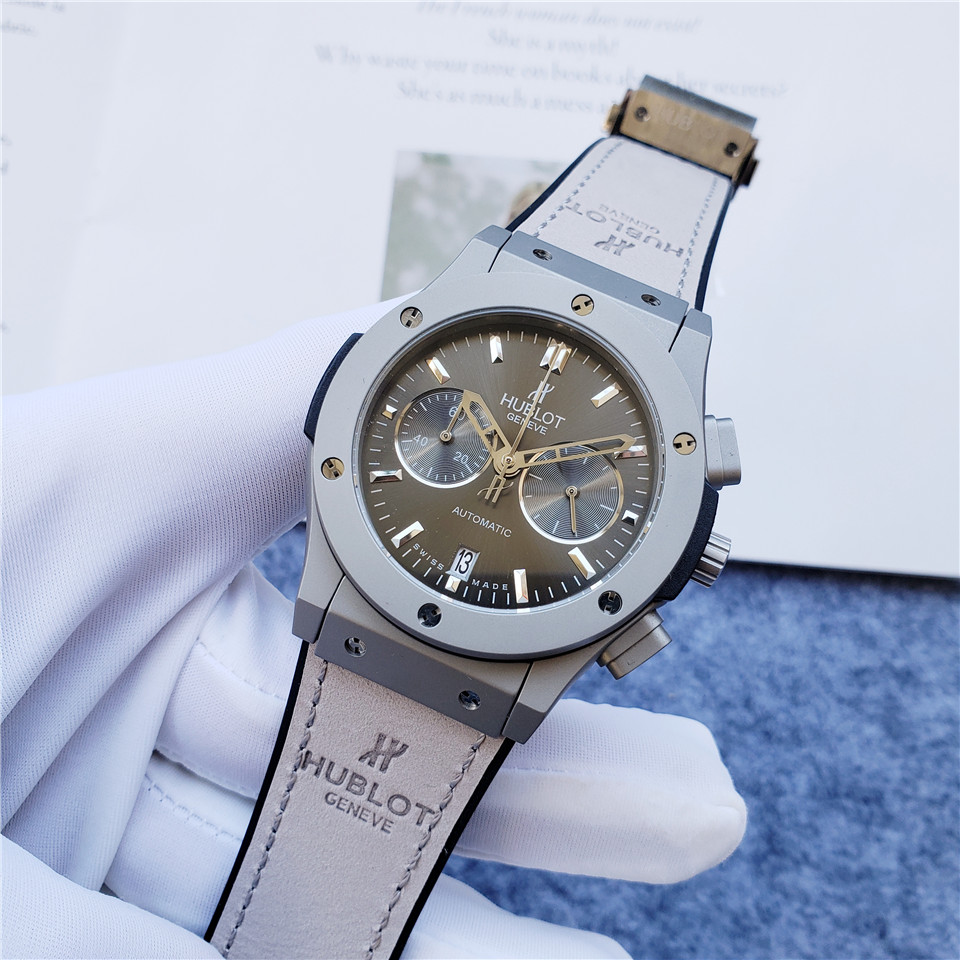 Hublot Grey Dial Titanium - Hublot Classic Fusion Grey Dial - Titanium - Image 7