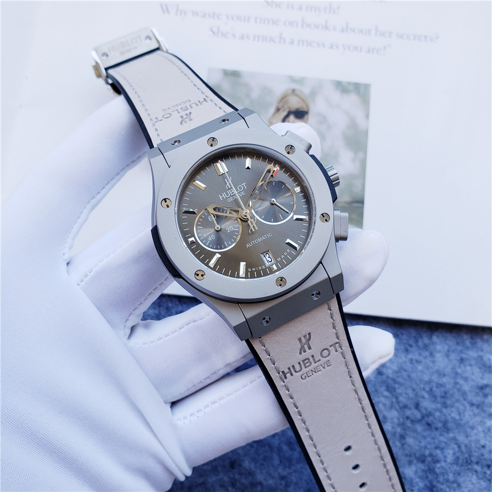 Hublot Grey Dial Titanium - Hublot Classic Fusion Grey Dial - Titanium - Image 9