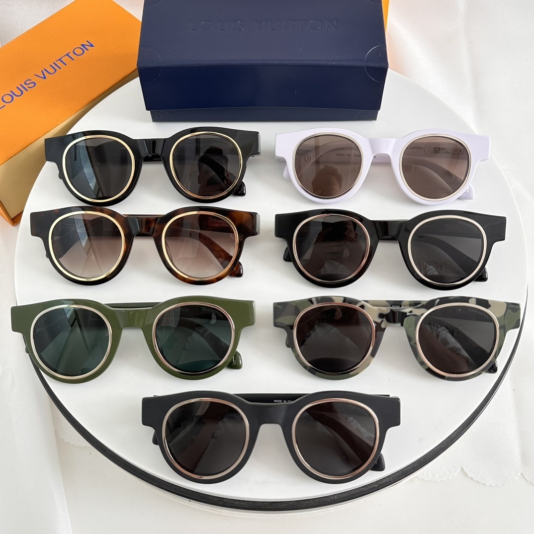 Louis Vuitton Round Sunglasses - Black Frame with Gold Detail