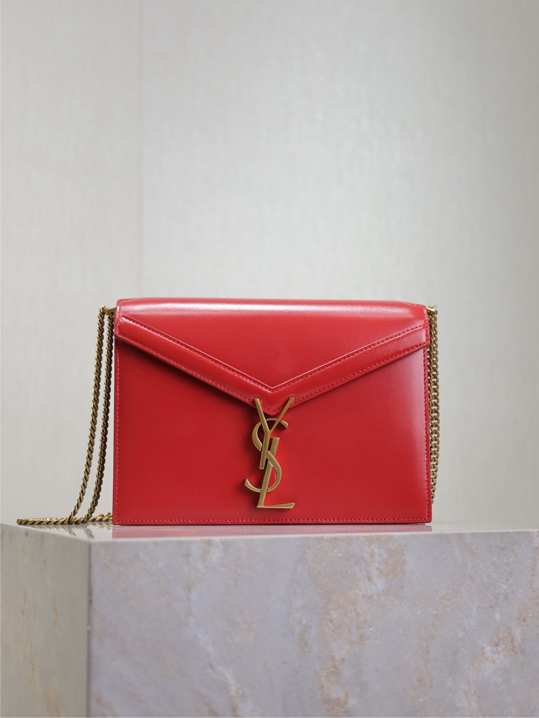 Saint Laurent Cassandra Red Leather Medium Shoulder Bag – 1CN3FA