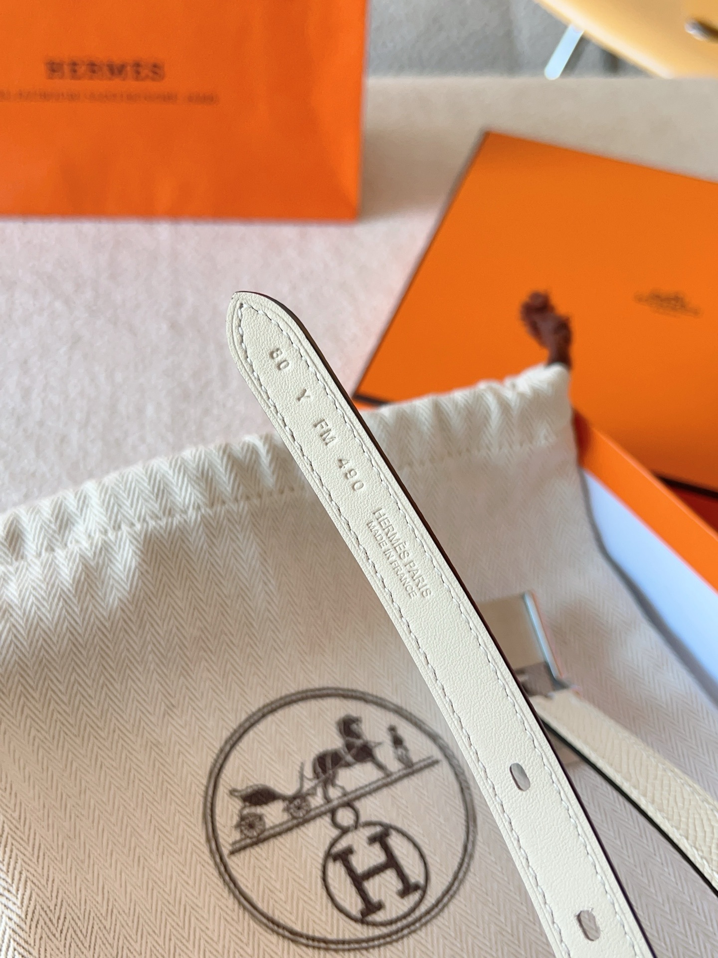 Luxury Hermes Kelly Belt Off-White Epsom Leather Silver Padlock