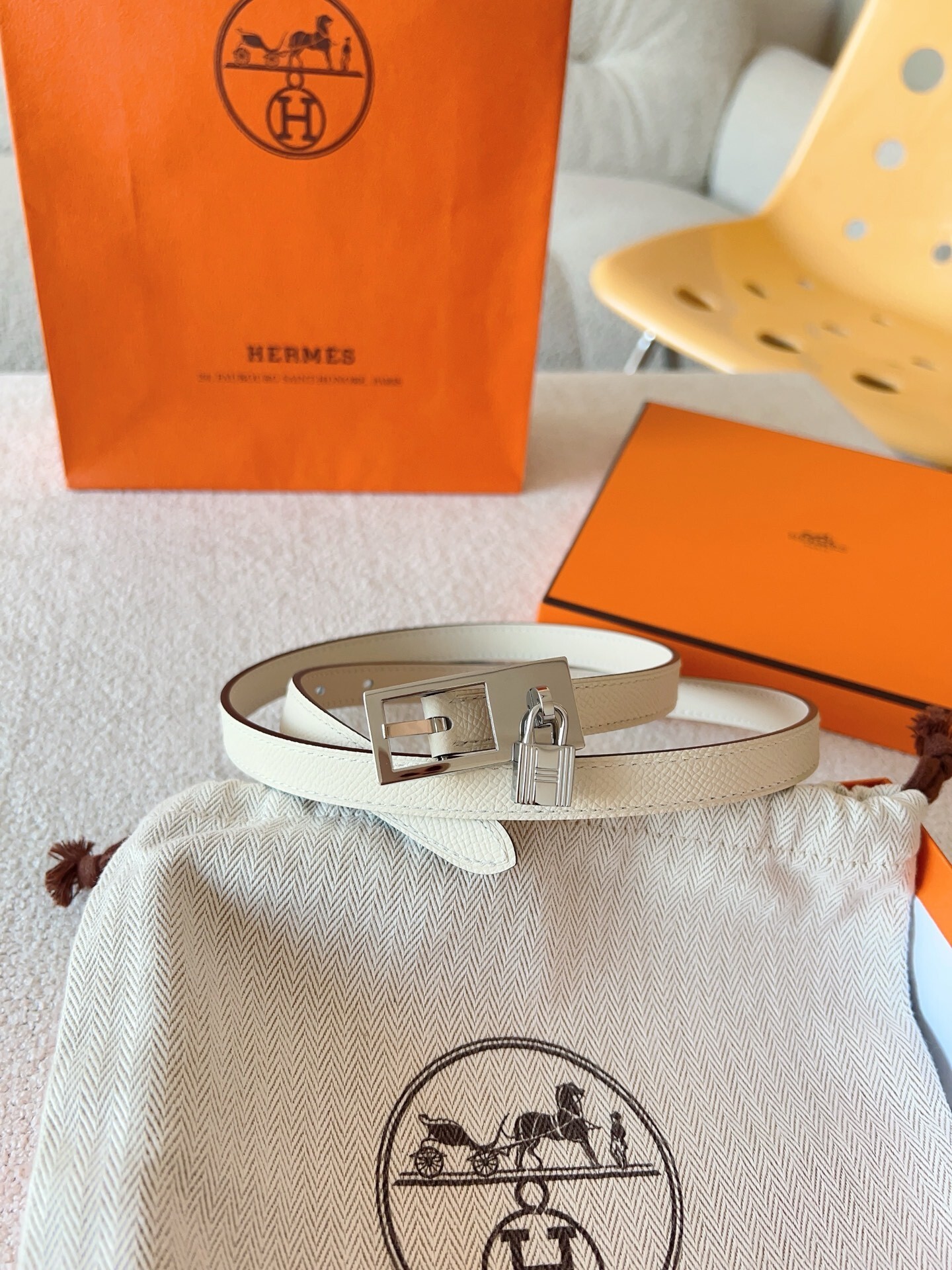 Luxury Hermes Kelly Belt Off-White Epsom Leather Silver Padlock