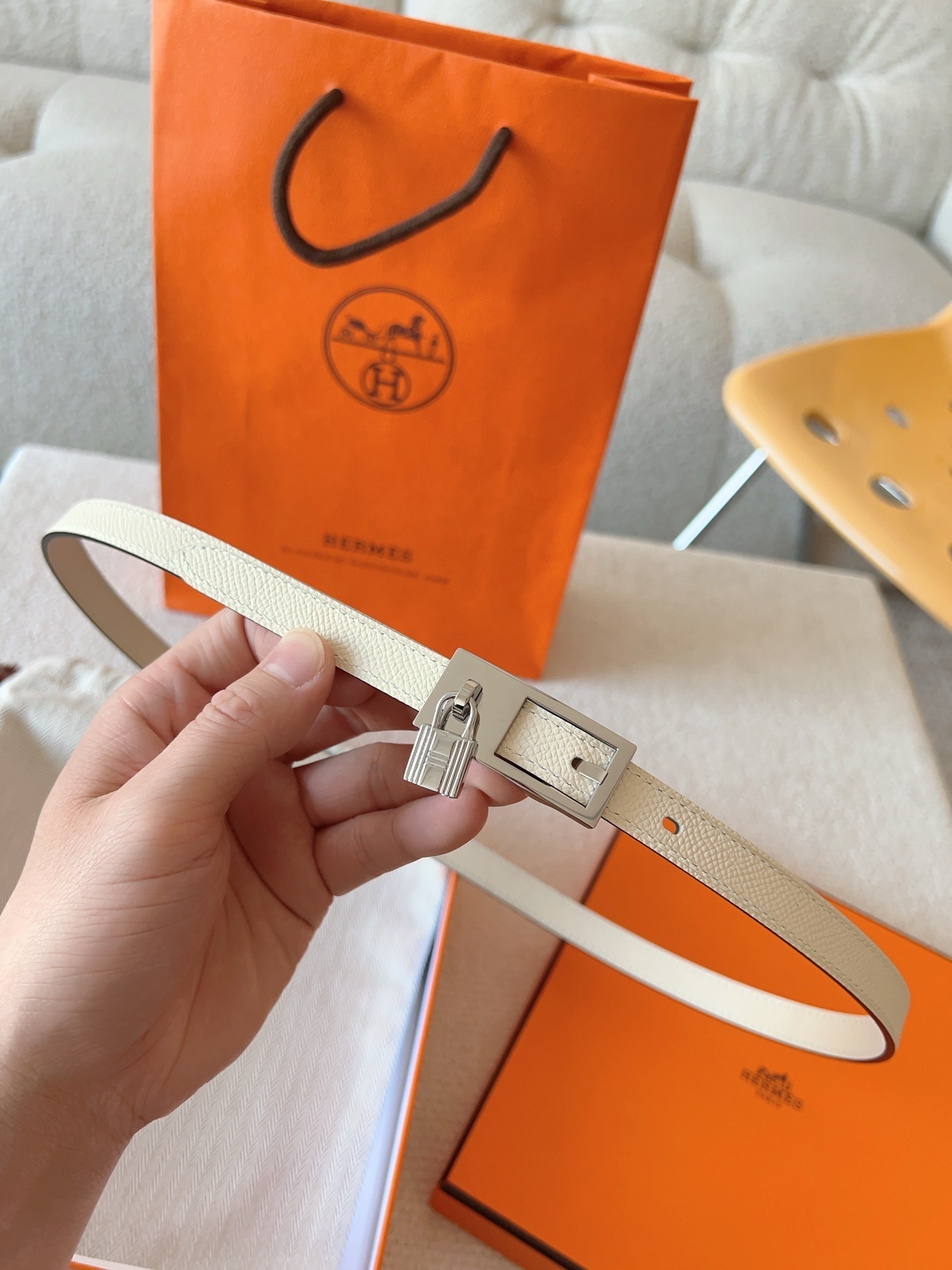 Luxury Hermes Kelly Belt Off-White Epsom Leather Silver Padlock