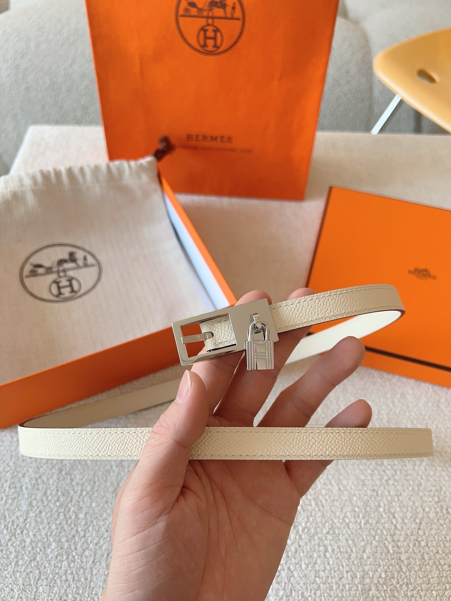 Luxury Hermes Kelly Belt Off-White Epsom Leather Silver Padlock