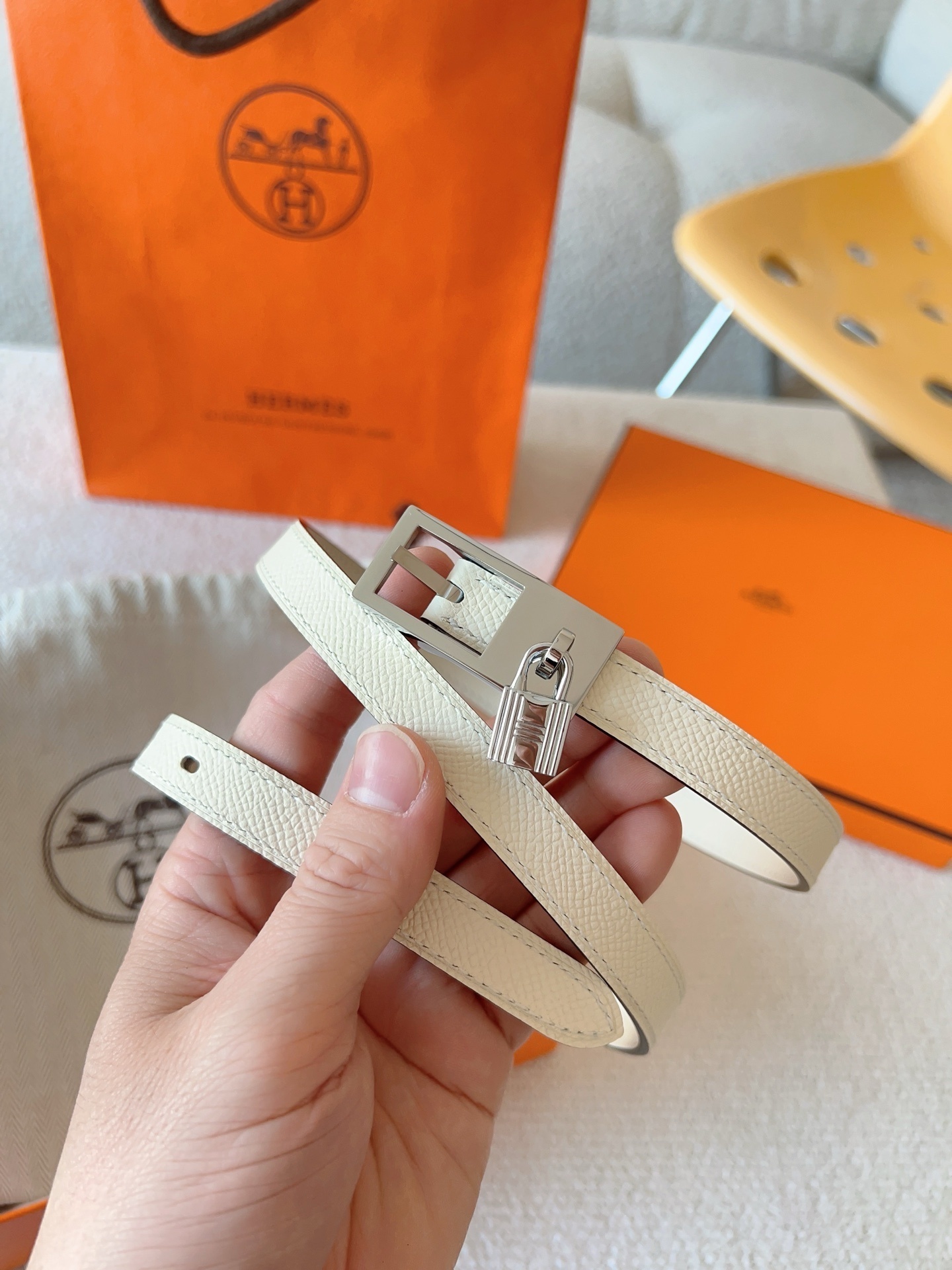 Luxury Hermes Kelly Belt Off-White Epsom Leather Silver Padlock