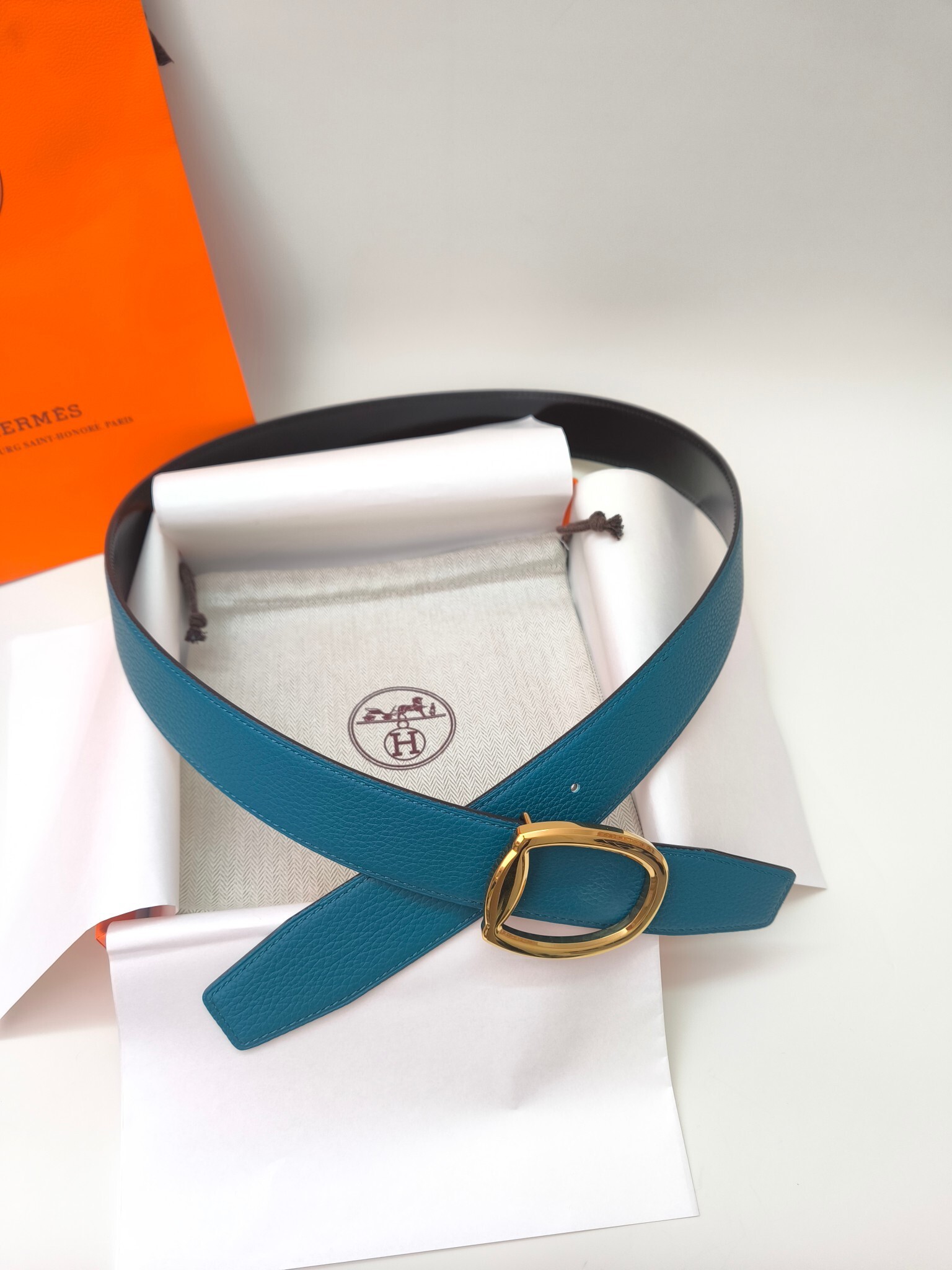 Hermès Blue Leather Belt with Gold Stirrup Buckle - Luxury Accessory