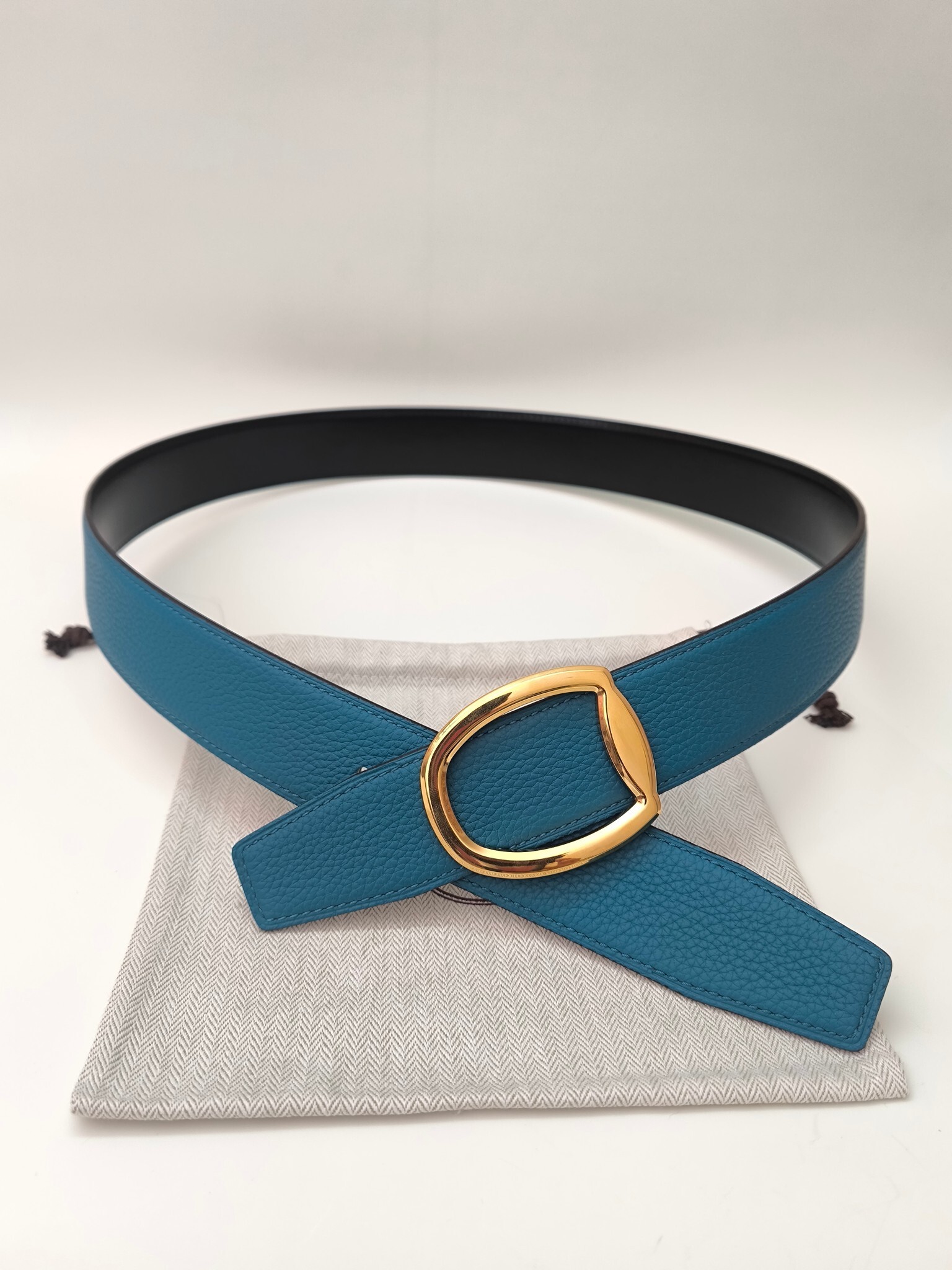 Hermès Blue Leather Belt with Gold Stirrup Buckle - Luxury Accessory
