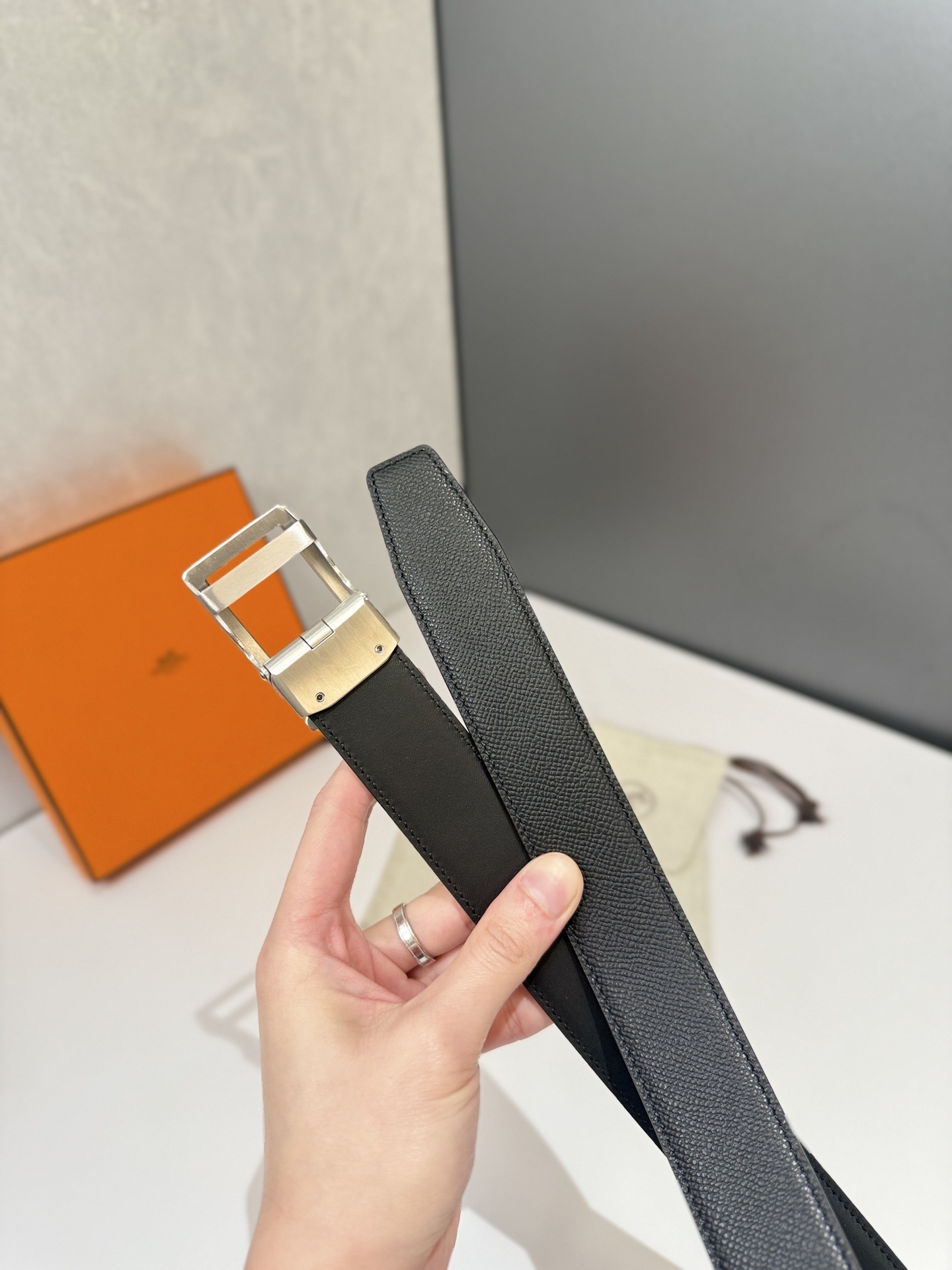 Luxury Men's Black Grain Leather Belt with Silver H Buckle