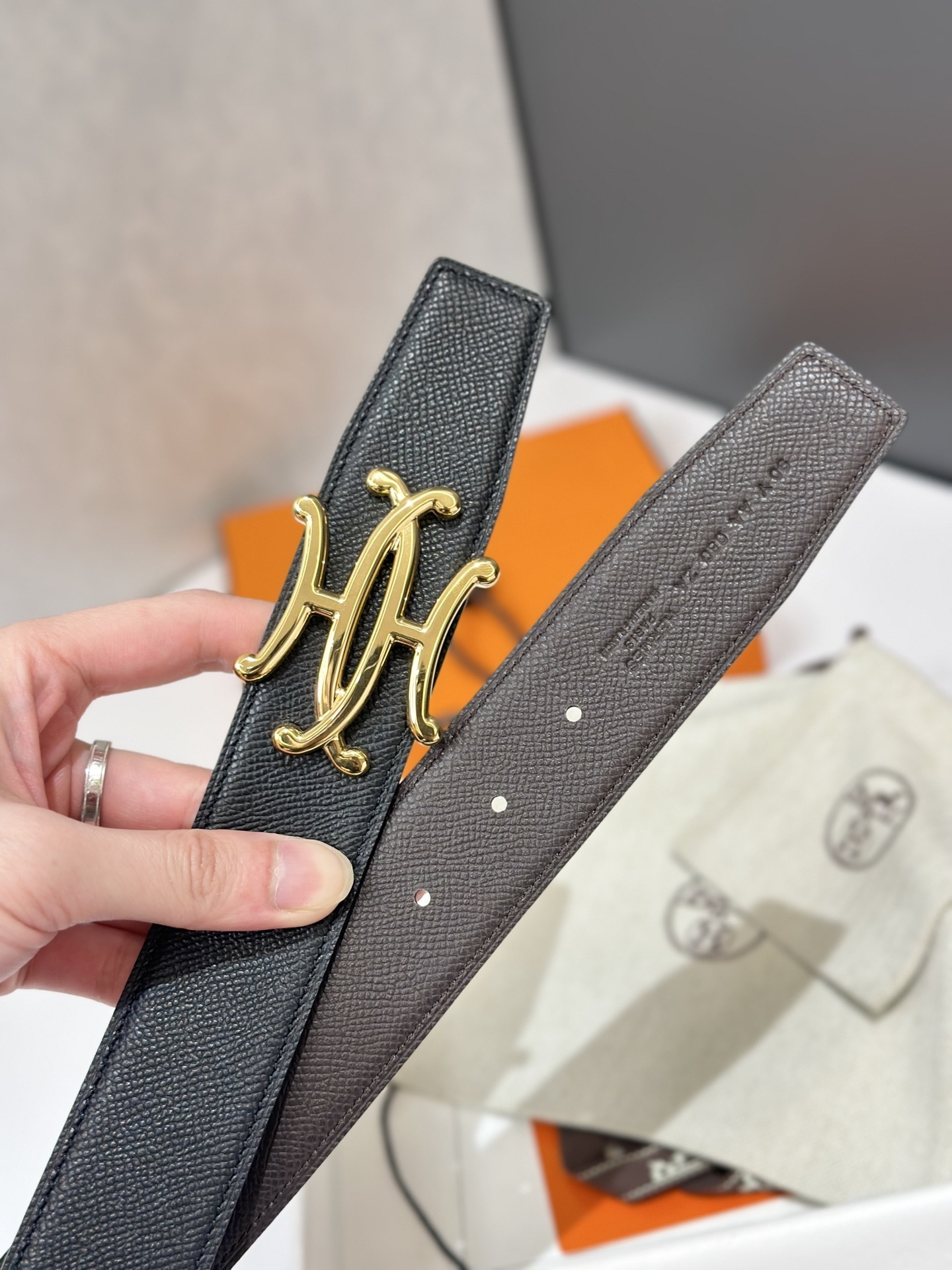 Luxury Men's Reversible Leather Belt with Gold-Tone H Buckle