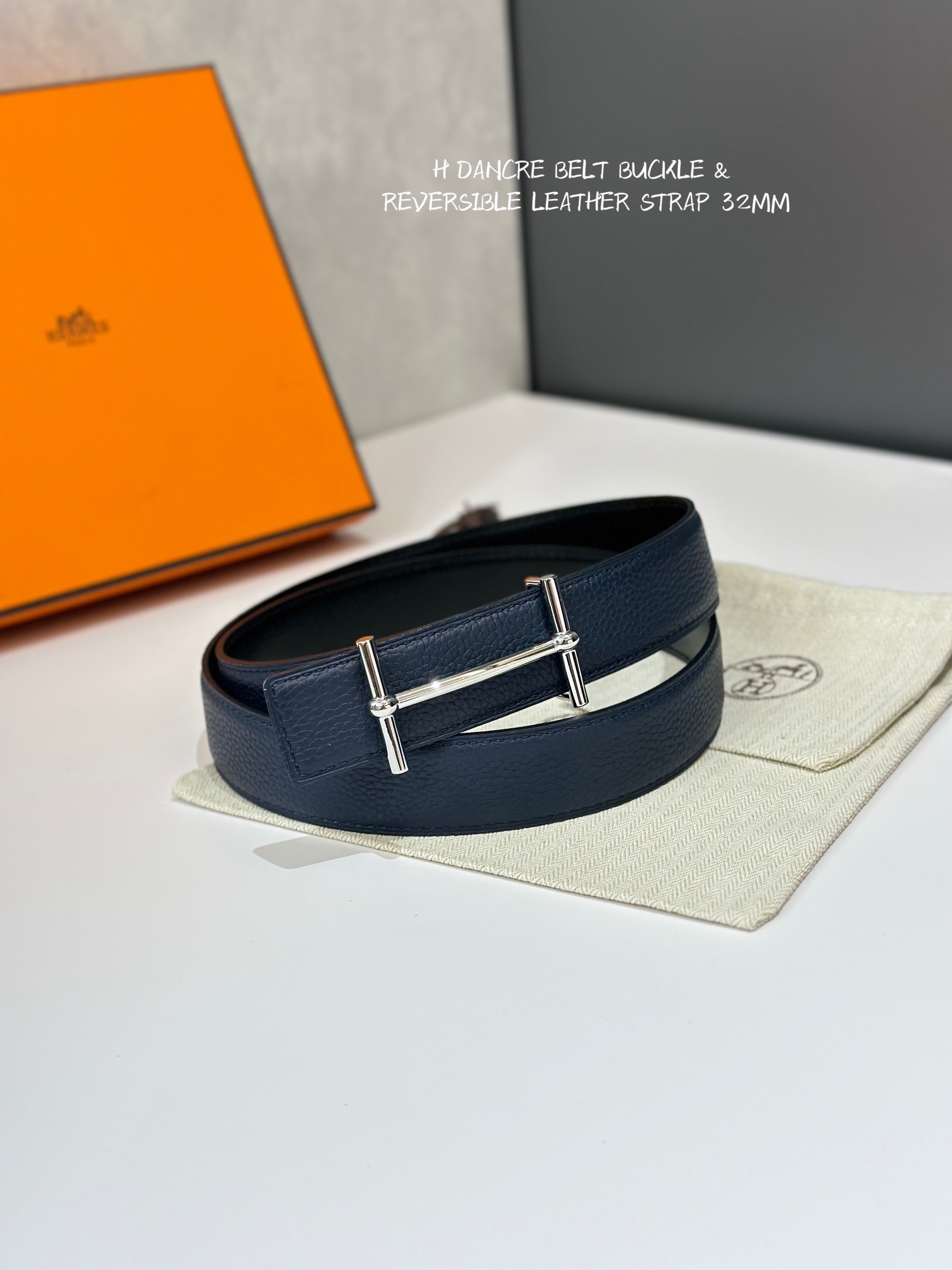 Hermes H d’Ancre Belt Buckle & Reversible Leather Strap 32mm – Navy