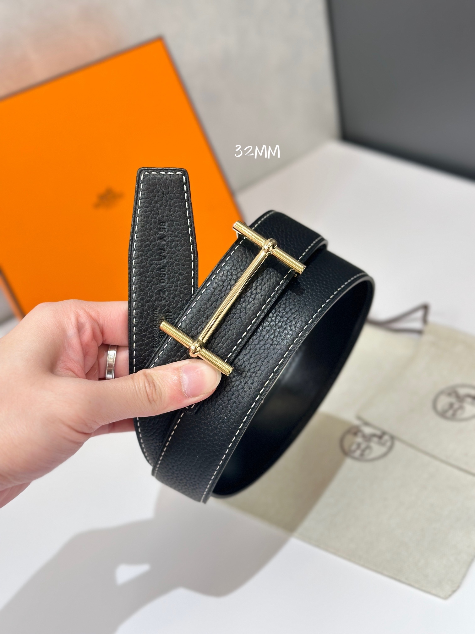 Hermes H D'Ancre Belt Buckle & Reversible Leather Strap 32mm Gold/Black