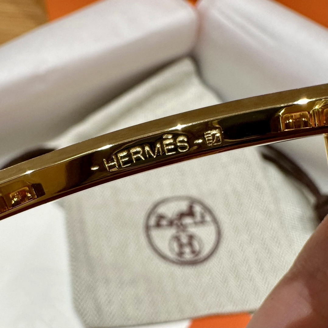 Hermès Reversible H Belt - Luxury Black & Tan Leather - Gold Buckle