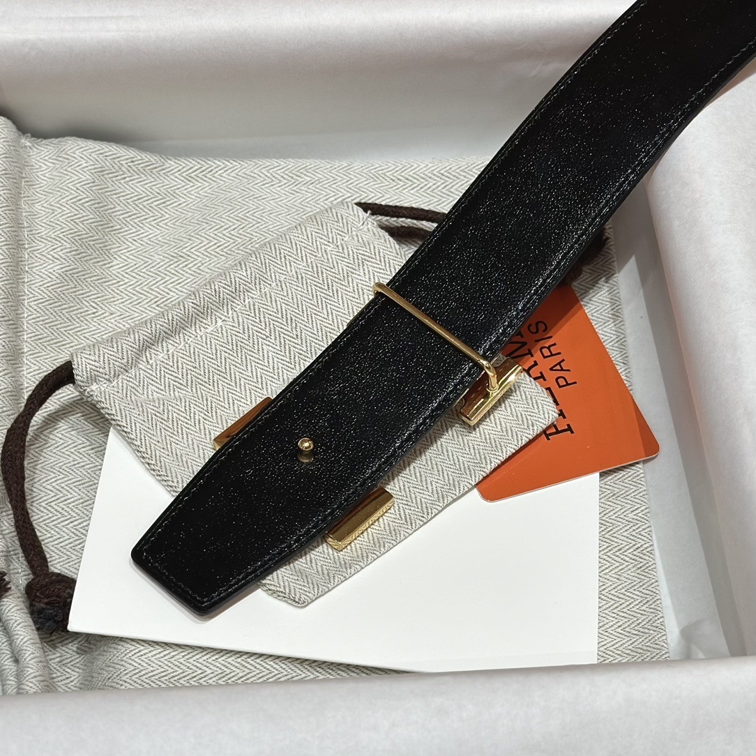 Hermès Black Leather Belt with Iconic Gold H Buckle