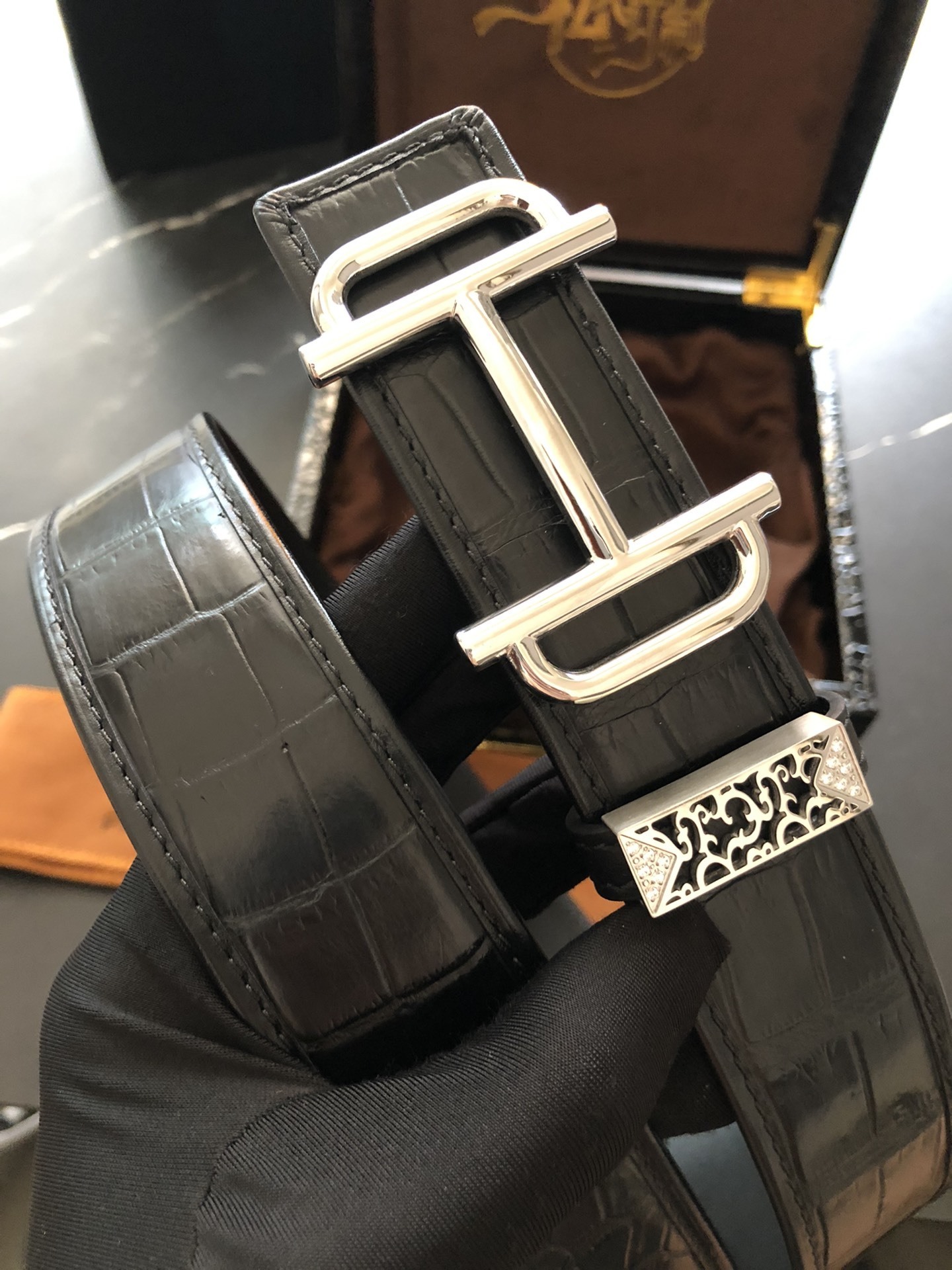 Luxury Men's Black Crocodile Pattern Leather Belt with Silver Buckle