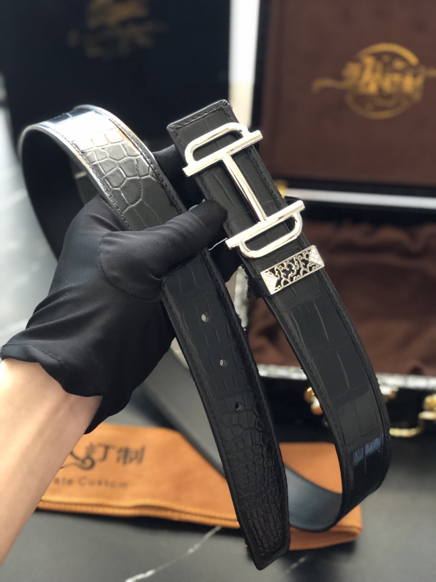 Luxury Men's Black Crocodile Pattern Leather Belt with Silver Buckle