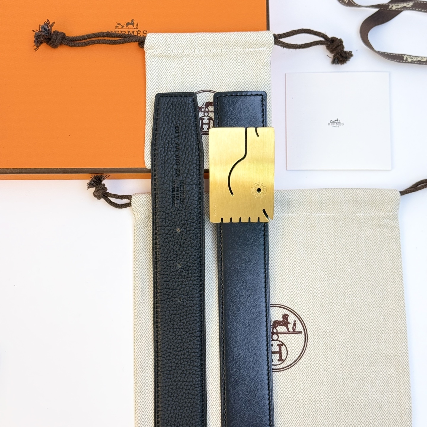 Authentic Hermès Reversible Leather Belt with Rare Gold Quizz Buckle