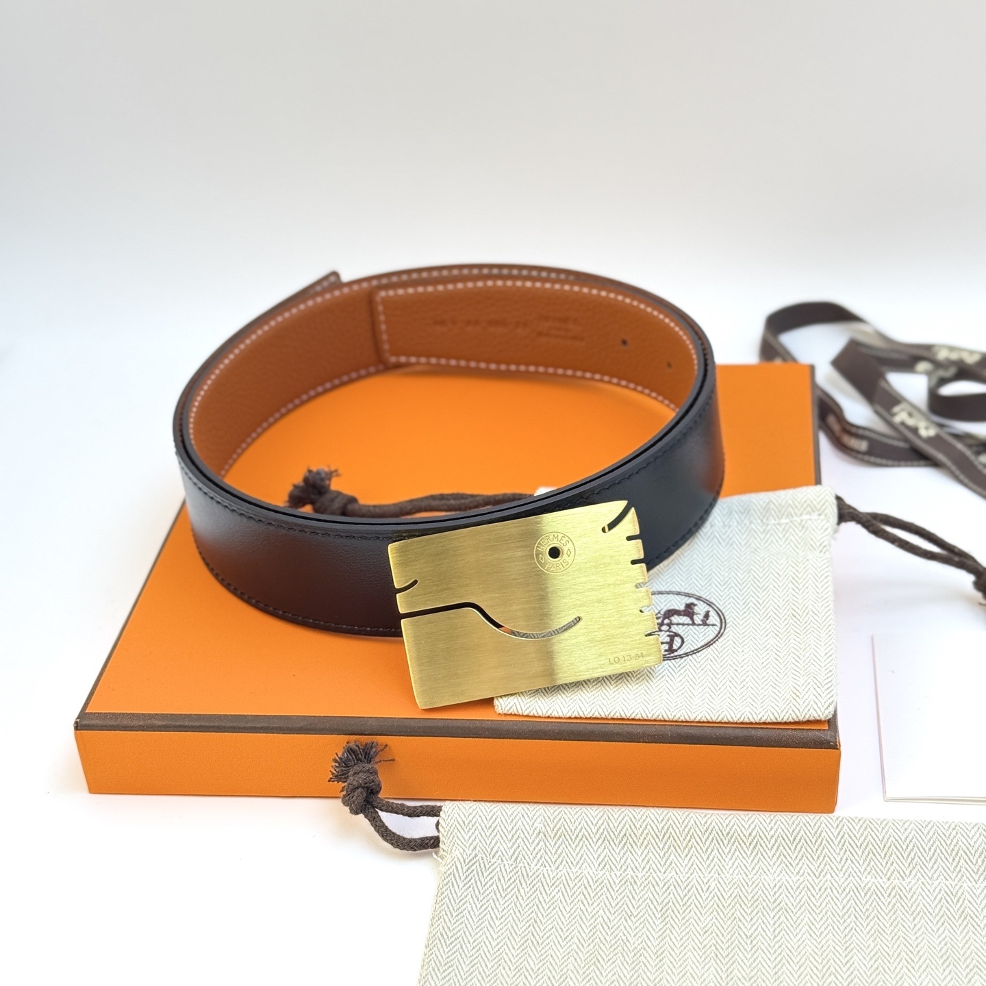 Hermès Reversible Leather Belt with Gold Buckle – Black/Brown