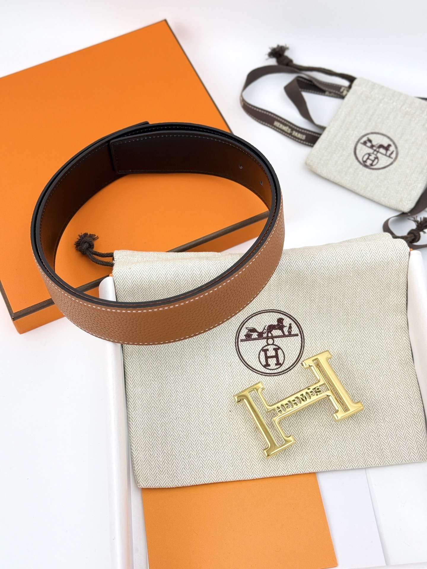 Hermes Reversible Leather Belt – Gold H Buckle – Tan & Dark Brown