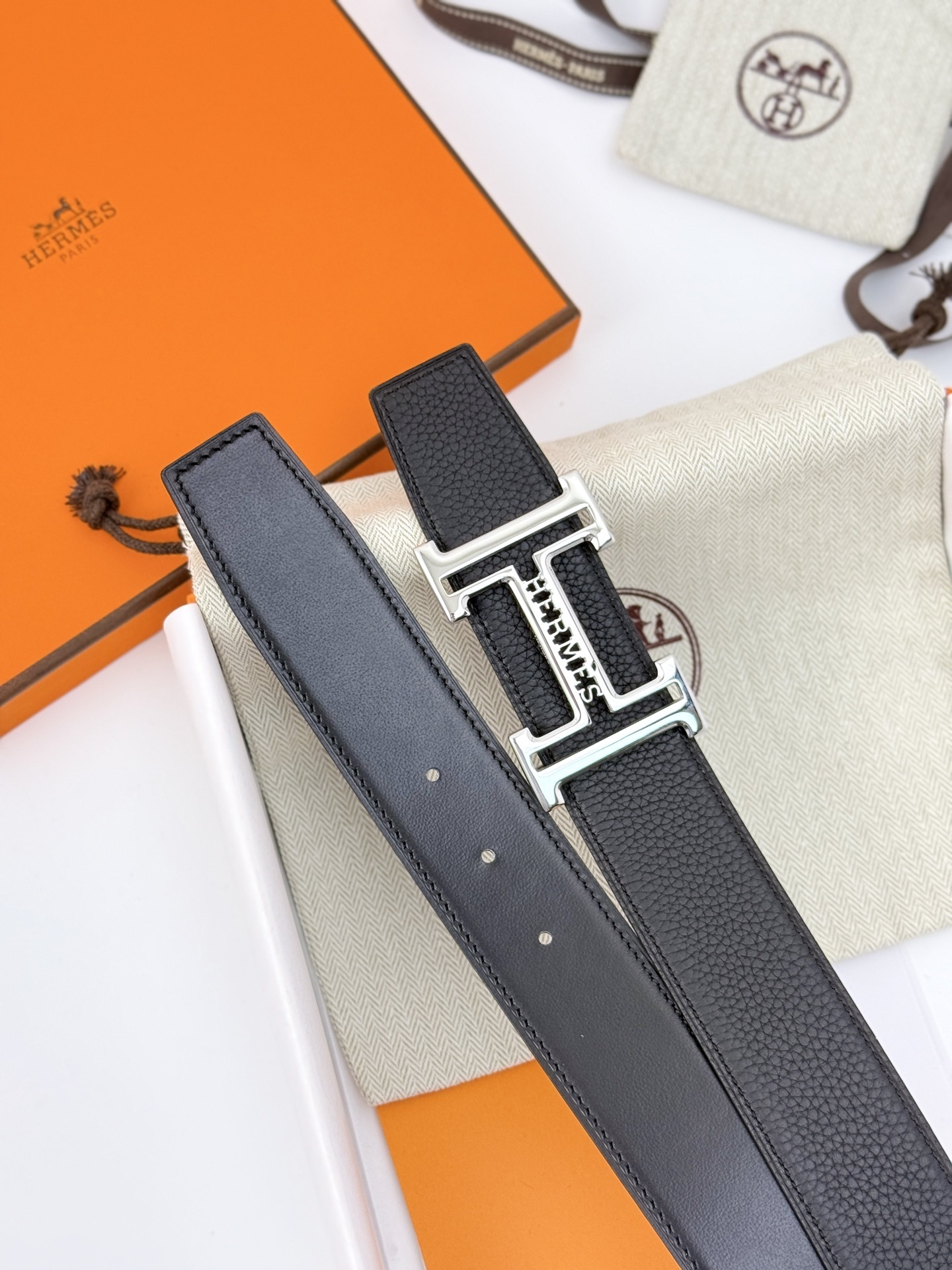Hermes Reversible H Buckle Leather Belt - Black Silver Tone