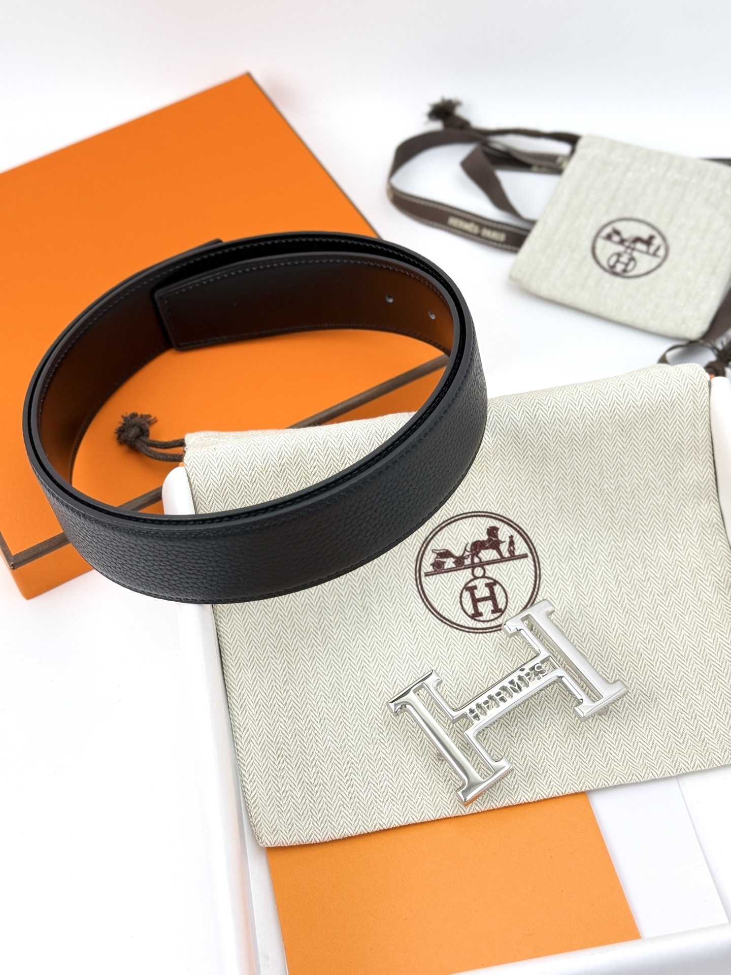 Hermes Reversible H Buckle Leather Belt – Black Silver Tone